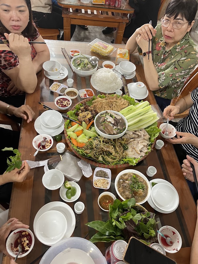 Nhà Hàng Quê Hương