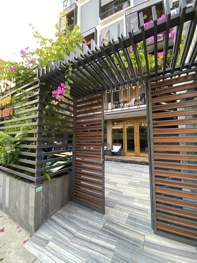 Nancy House