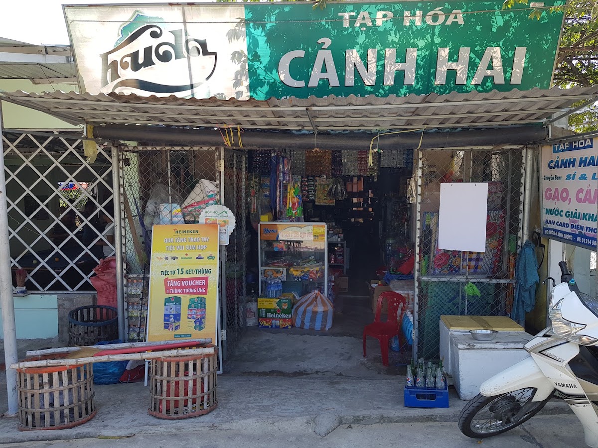 Tạp hoá cảnh hai