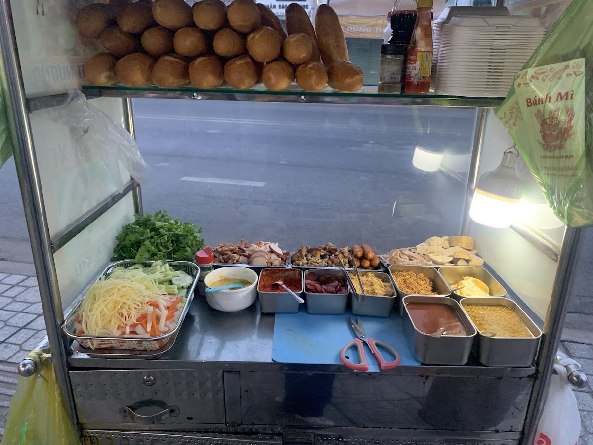 Tiệm bánh mì xôi mặn Tây Nguyên