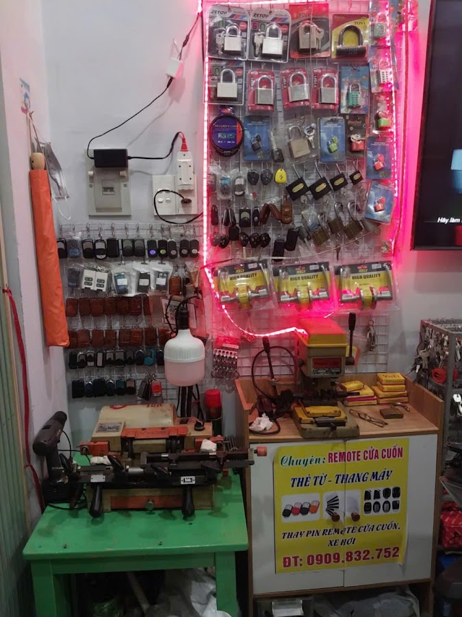 Sửa Khóa Tuyền - Dịch vụ sửa khóa quận 7 - Sửa khóa quận 8.
