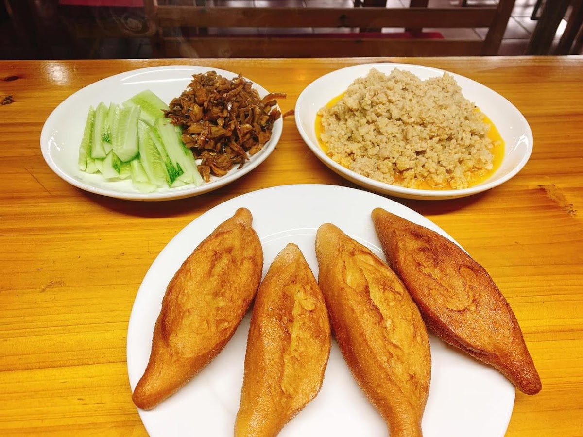 Bánh Mì & Sticky rice