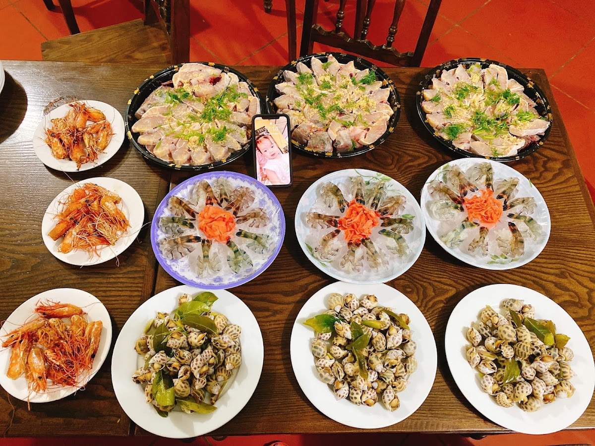 Nhà Hàng Đồi Tên Lửa