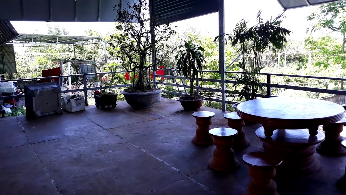 Nhà Hàng Luận Quyên