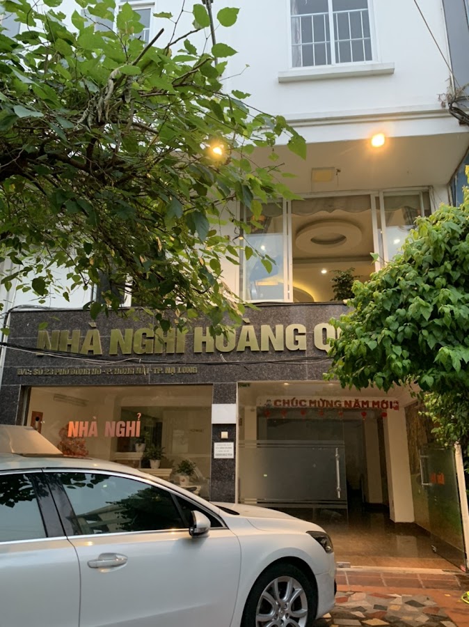 nhà nghỉ hoàng quân ( 250k - 350k/phòng, có xe máy cho thuê )