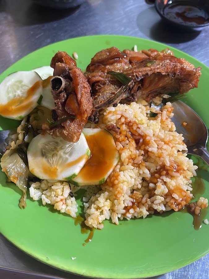 Cơm Chiên Gà Xối Mỡ . BEE 38 Ngon Sạch Kính Mời