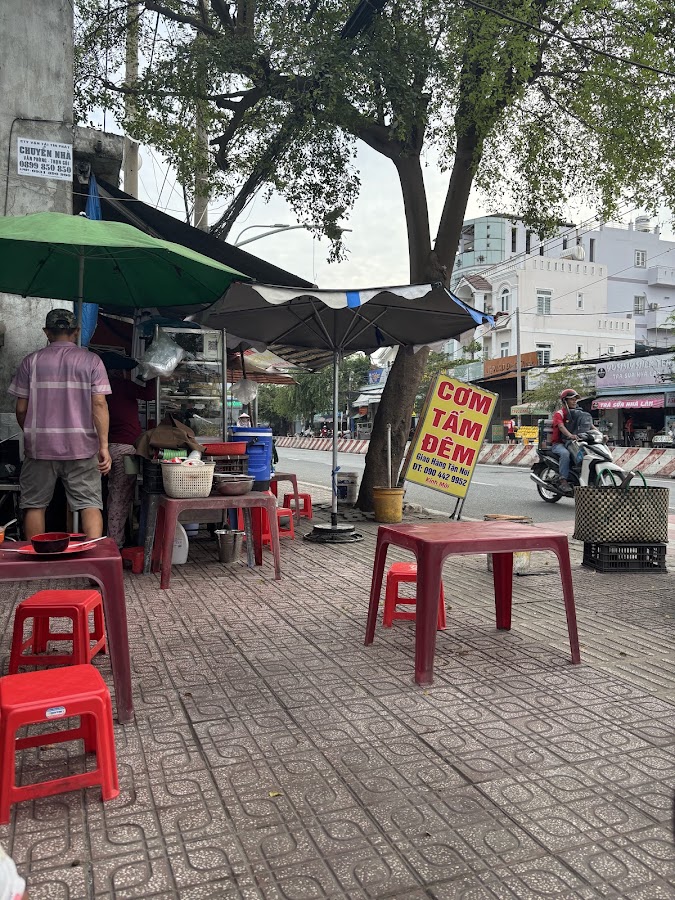Cơm tấm ngô quyền