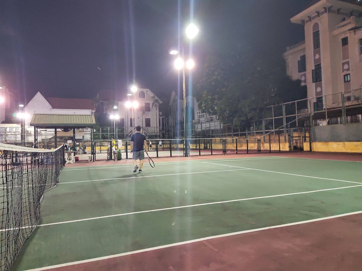Sân Tennis Làng Quốc tế Thăng long