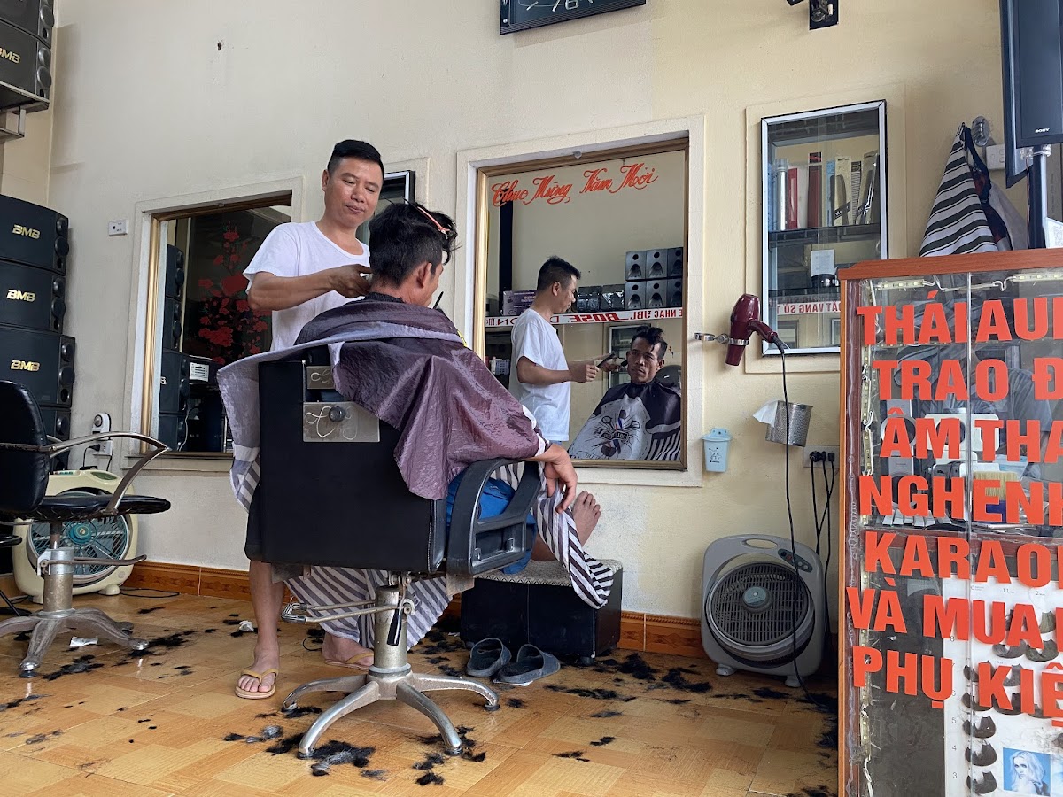 Cắt tóc Nam Hải Thập