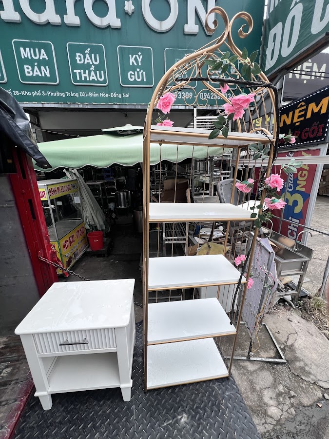 Cửa hàng đồ cũ Hard On