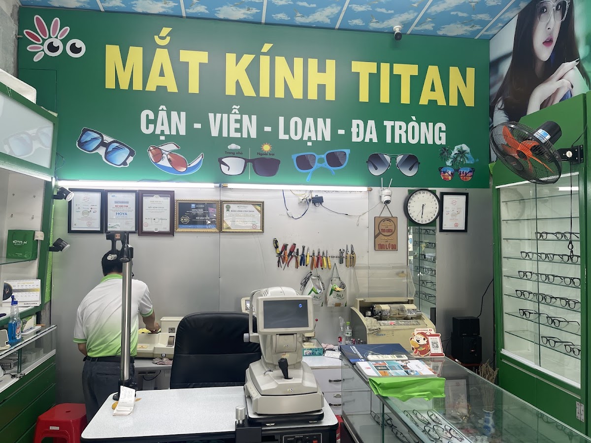 BU Mắt Kính TITAN