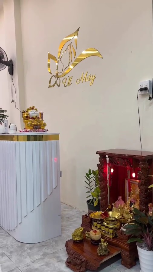 Út Mây Nail & Gội Đầu