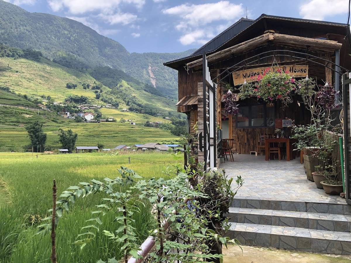 Mường Hoa Local House - Homestay view núi Tả Van Sapa