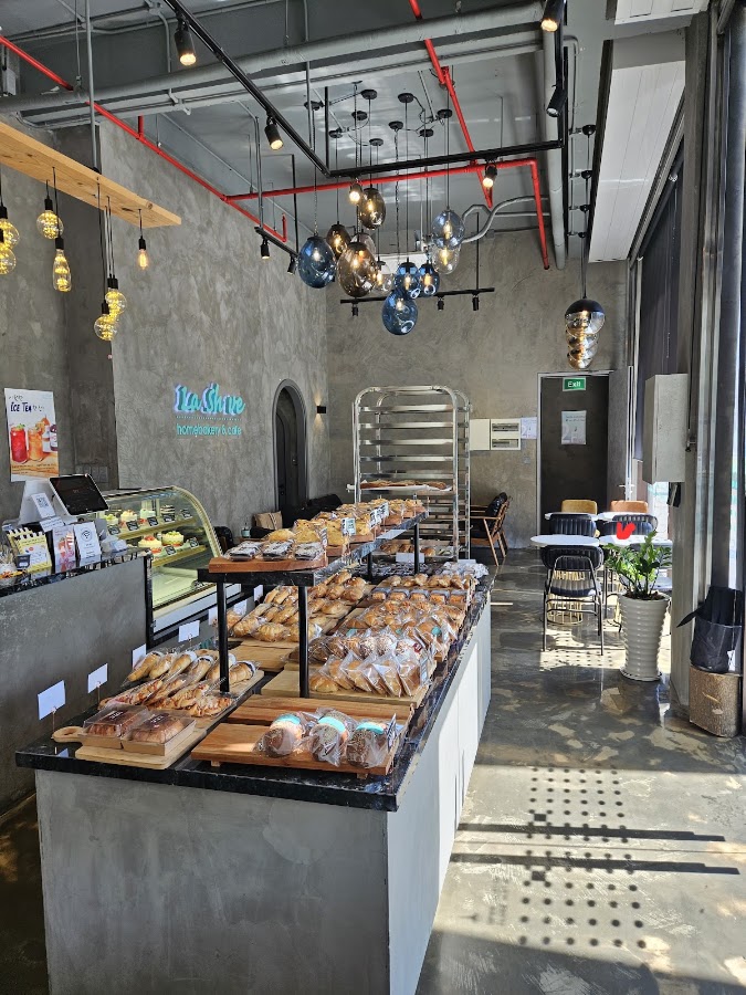 LaShVe Bakery M8 The Peak