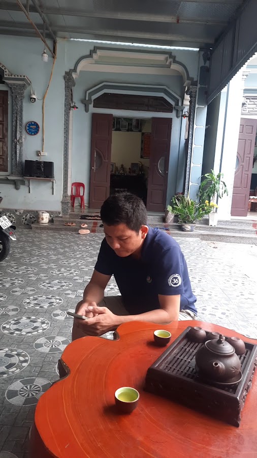 Đông hào quang minh