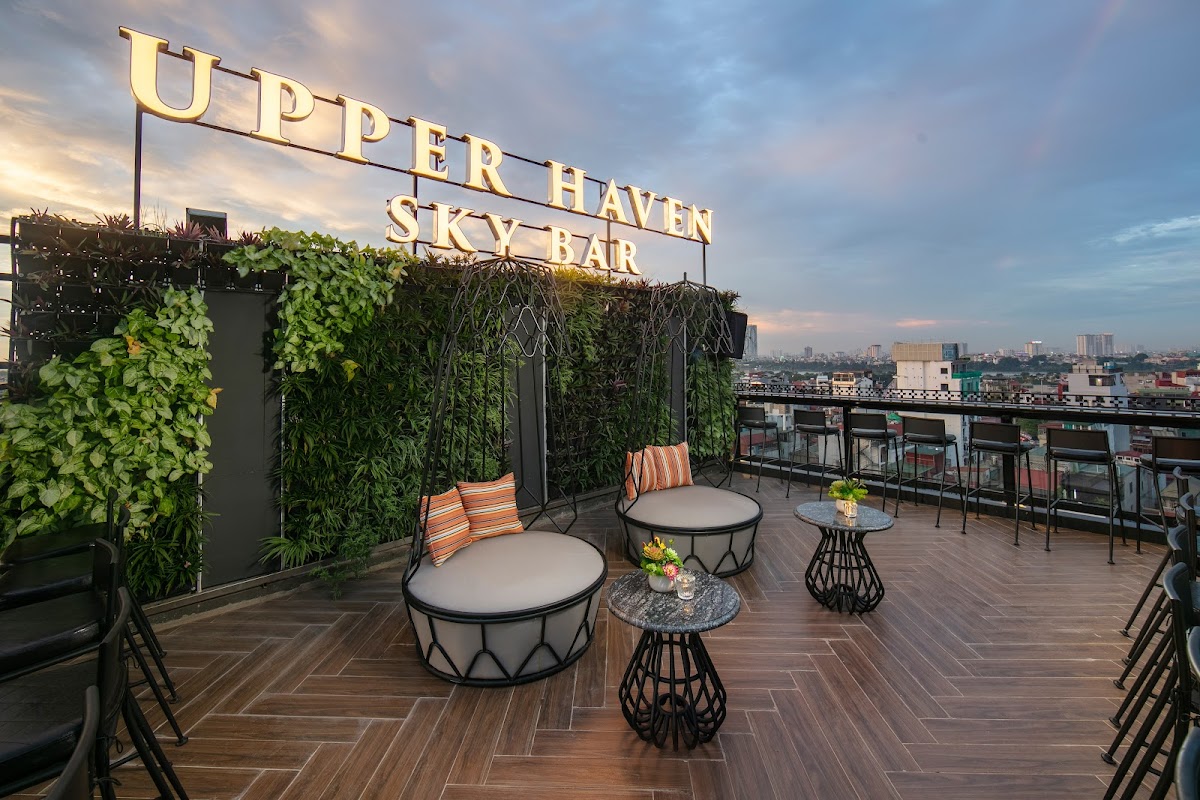 Upper Haven Sky Bar
