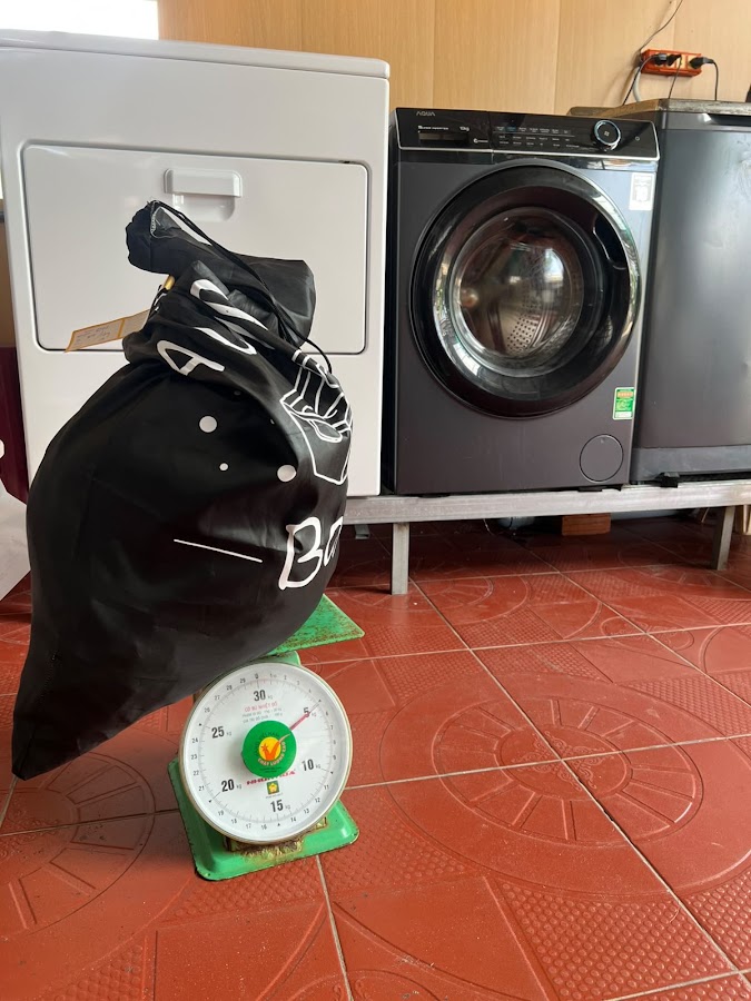 Tiệm Giặt LAUNDRY