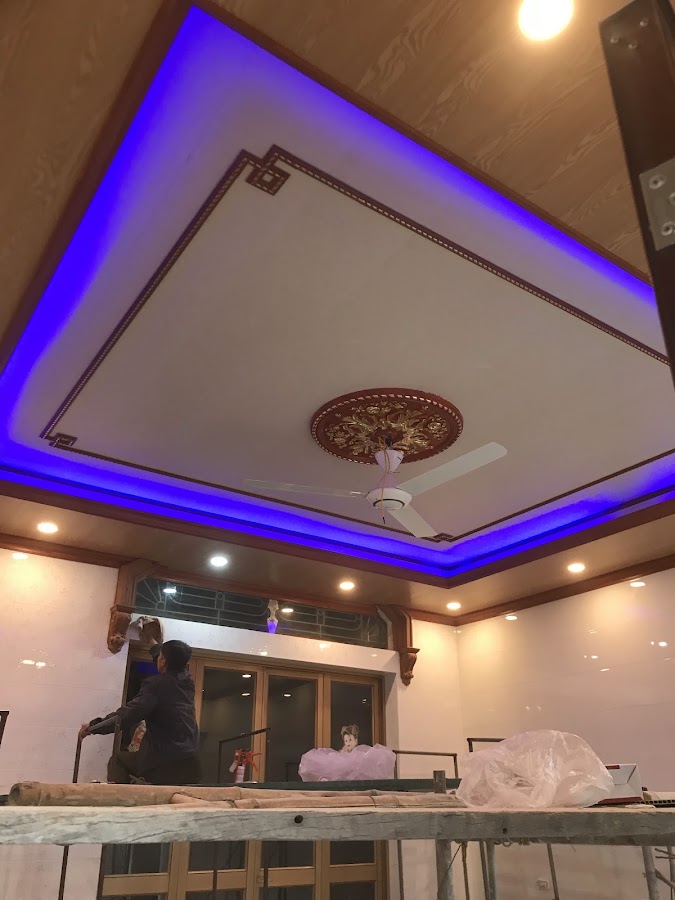 NHÔM KÍNH TRẦN ỐP NHỰA CHIẾN KHU