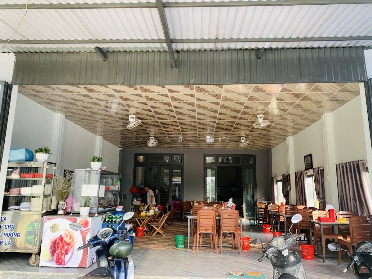 Quán Cơm Tấm TiNa