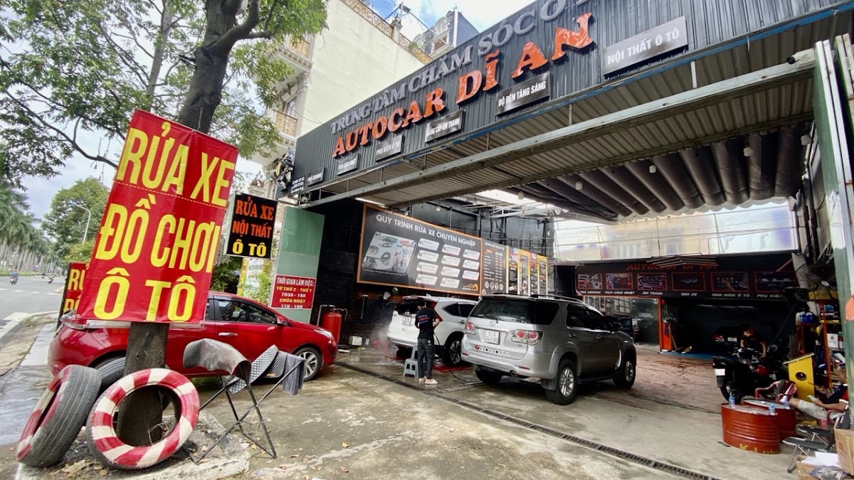 Autocar Dĩ An