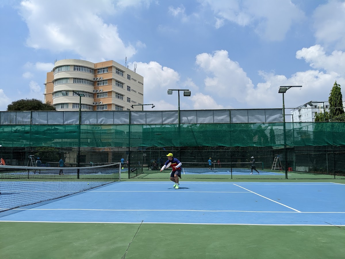 Sân Tennis ĐH Ngân Hàng TPHCM