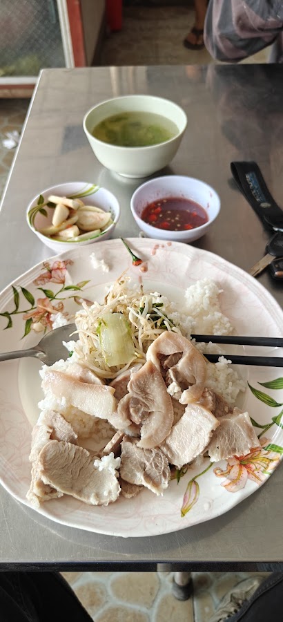 Cơm Sườn Cọng