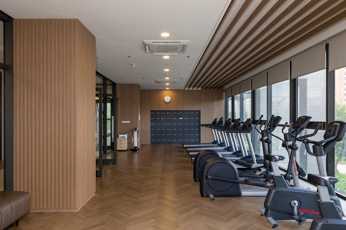 Starlake Fitness Yoga & Pool