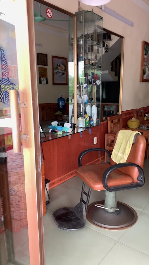 Quán cắt tóc Xuân Hoà