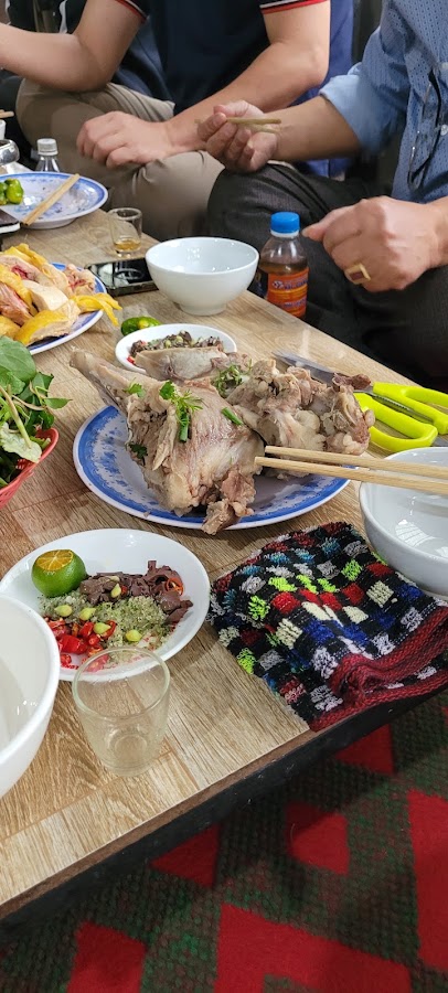 Nhà hàng Tuấn Quyên