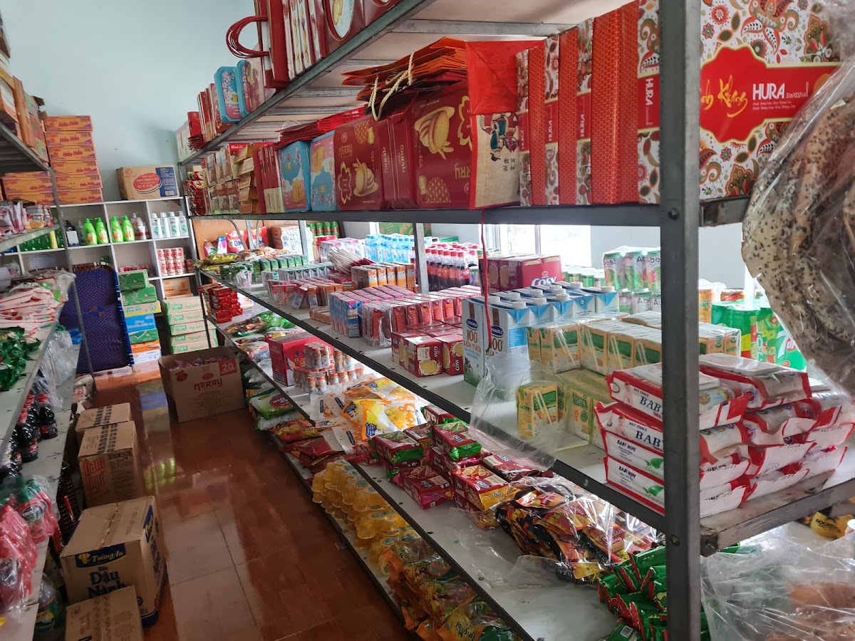 Cửa hàng tạp hóa Thúy Là