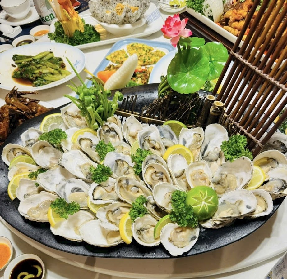 Nhà Hàng Việt Hoa Lầu