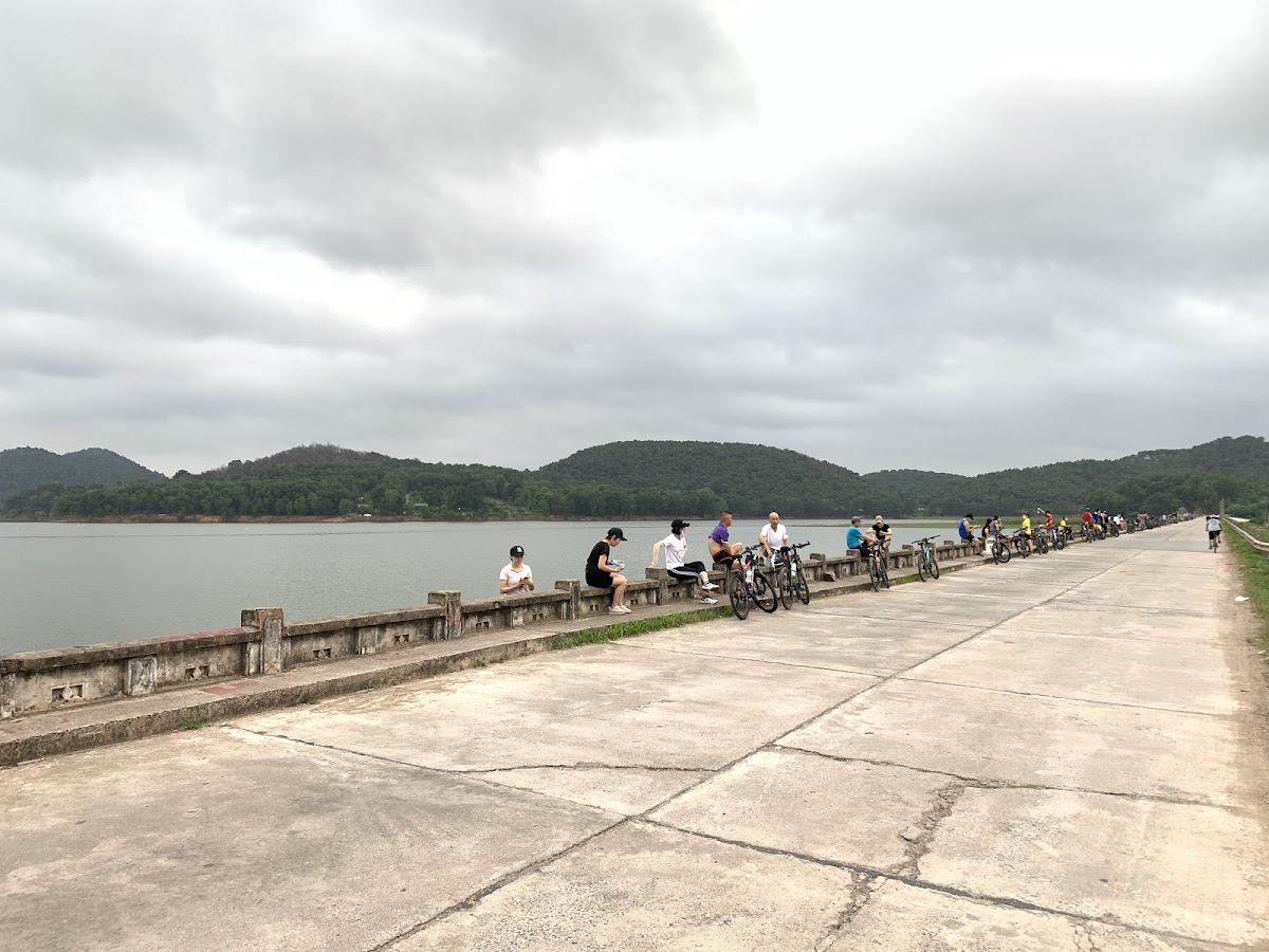 Đập hồ Đồng Quan