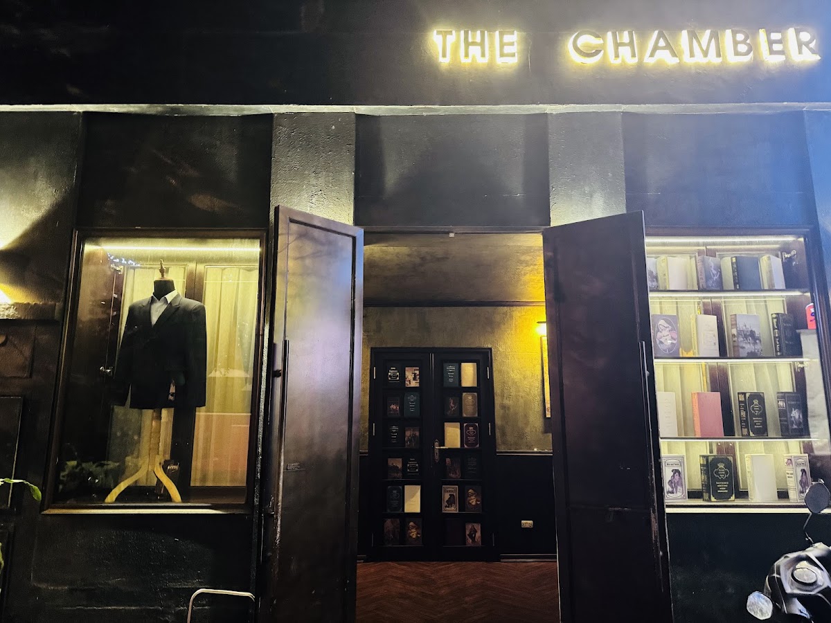 더 챔버 The Chamber Pub & Bar