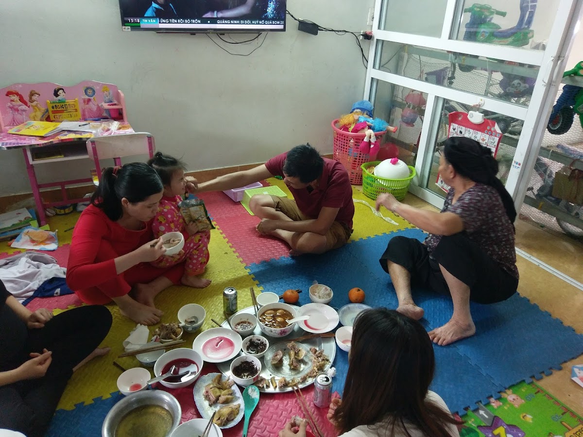 Tạp Hóa Lan Mỏng