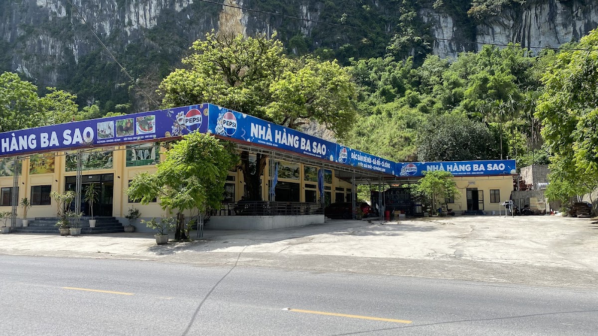 NHÀ HÀNG BA SAO - TAM CHÚC