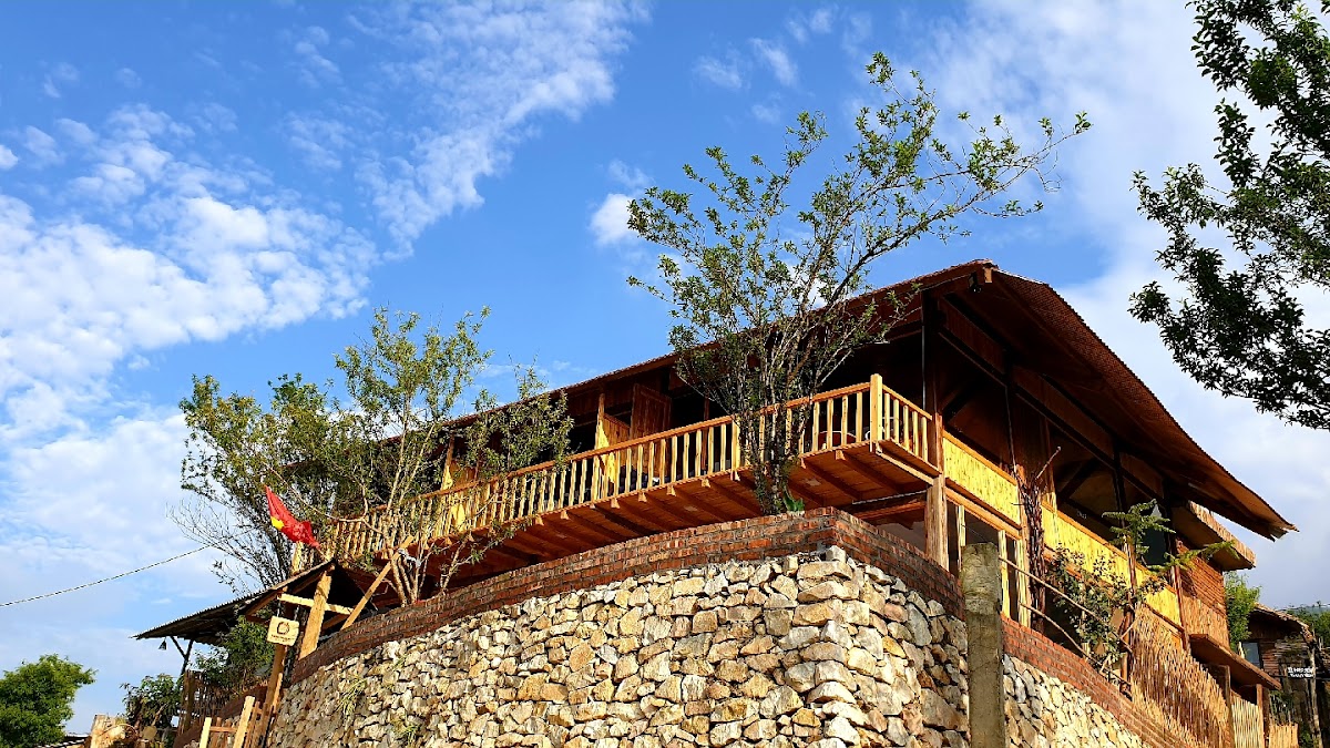 Tả Van Dragon House