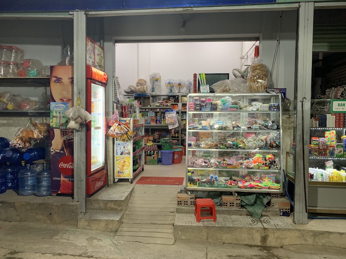 Tạp Hoá Hoa Trường