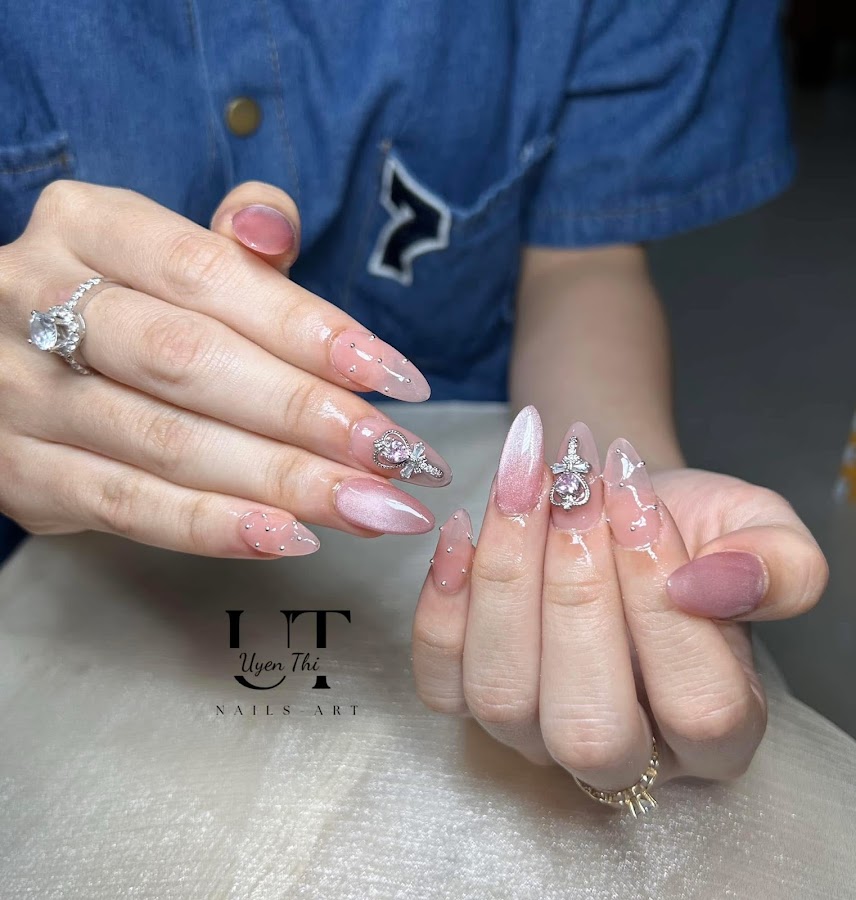 Uyên Thi Nail & Makeup