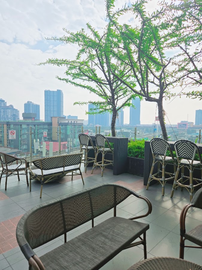 High Streats Rooftop Bar