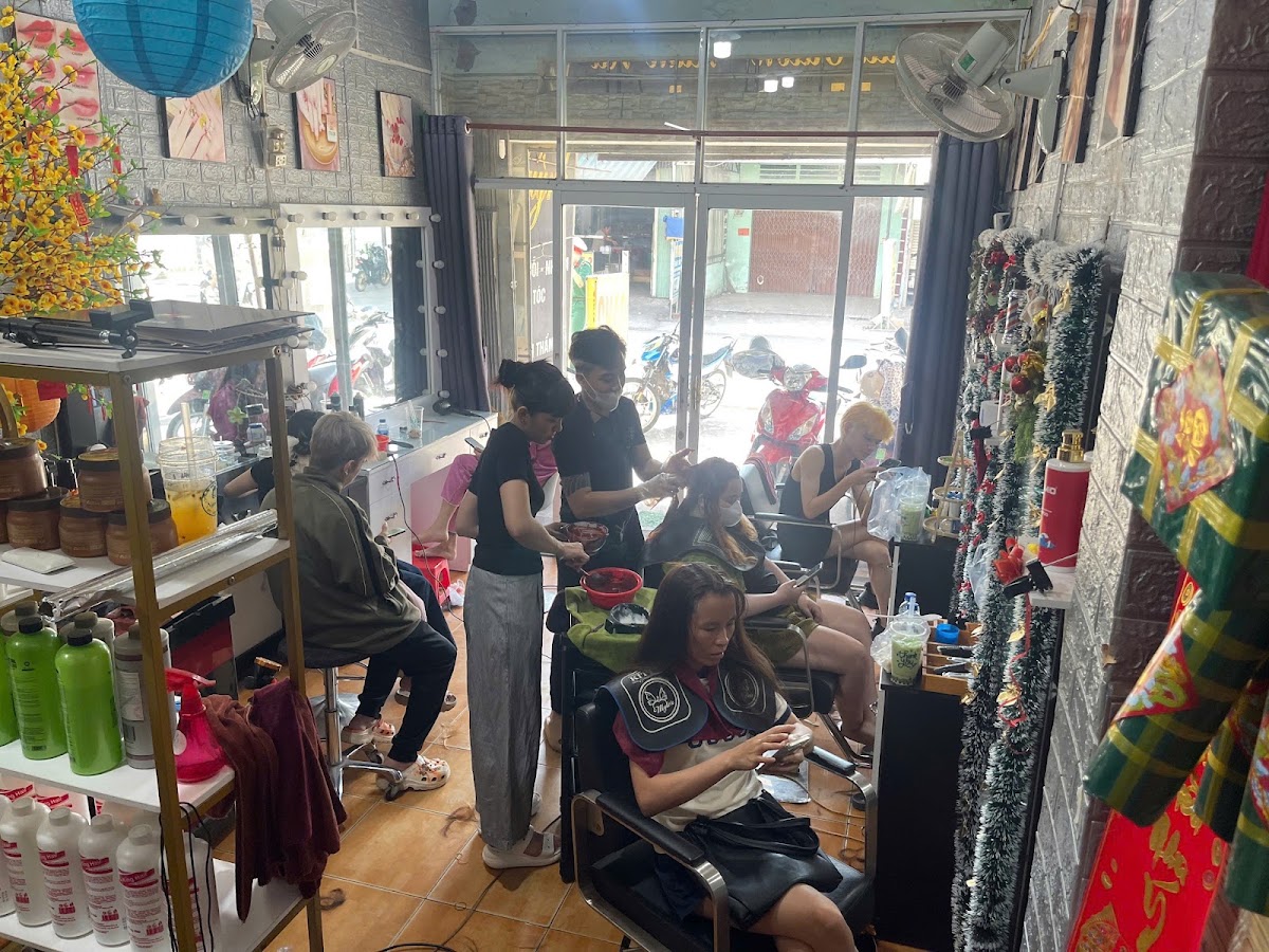Hair Salon Huỳnh
