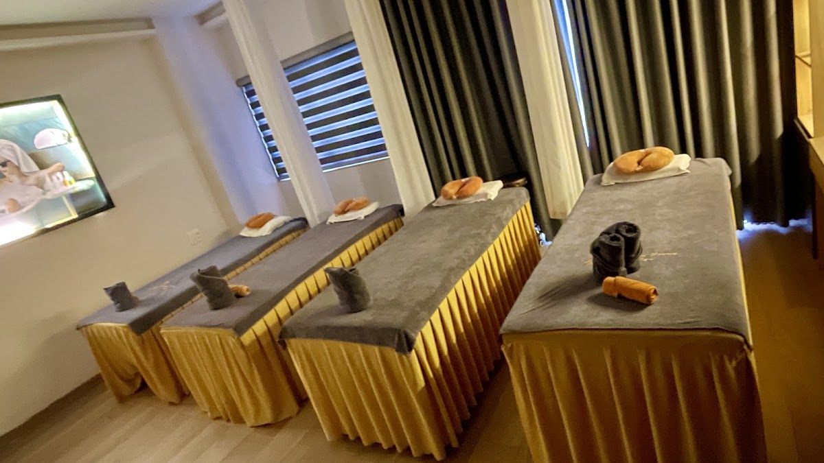 Phoenix Phượng Hoàng Spa and Massage
