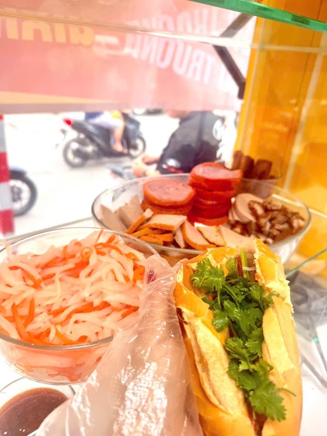 Bánh mì - Xôi Bát Bửu Okela