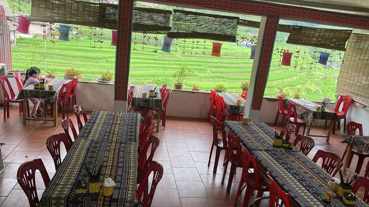 A PHỦ LOCAL RESTAURANT