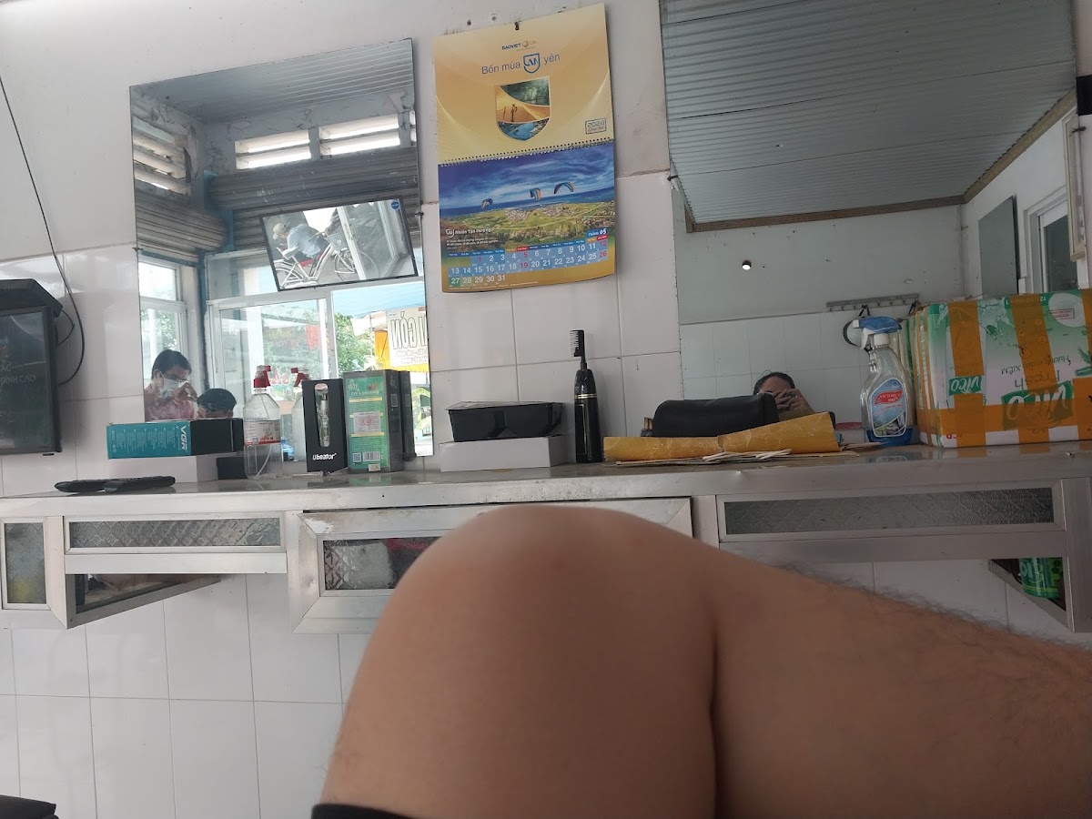 Tiệm Hớt Tóc Nam Thanh Hiền