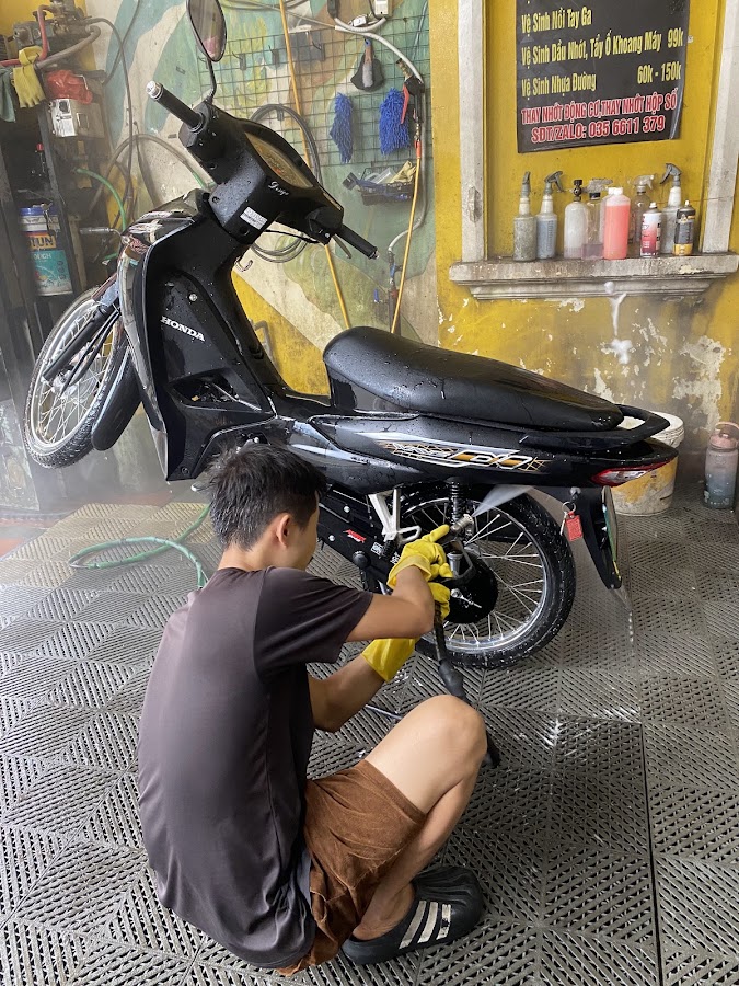 Rửa xe máy 147