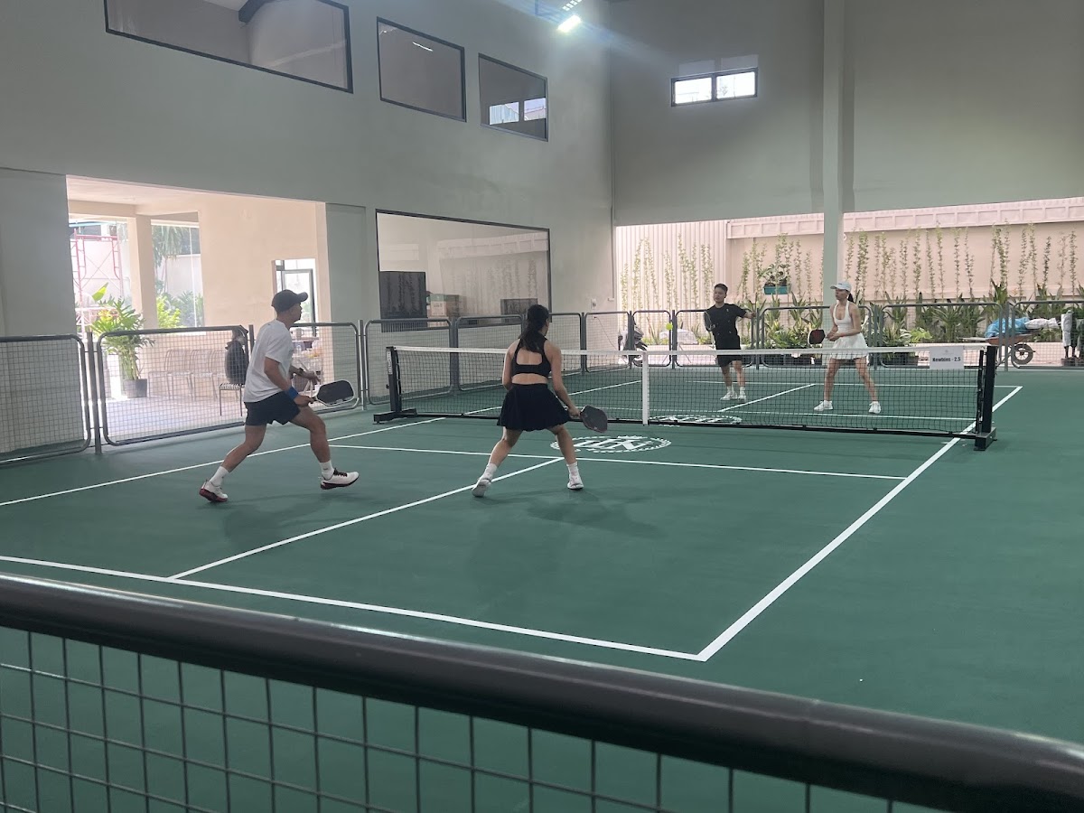 Lý Hoàng Nam sport Club