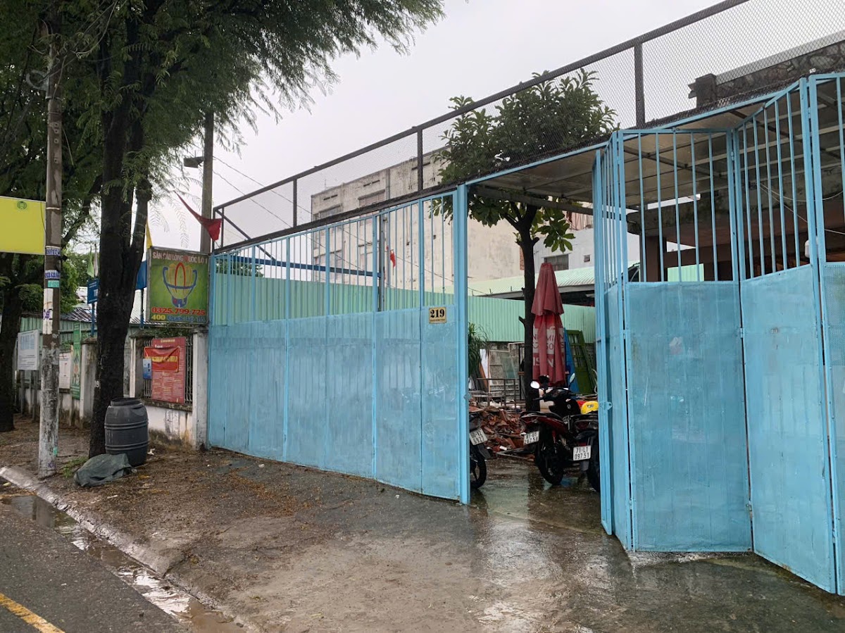 Sân Cầu Lông Quốc Lộ 1 (Cổng 2)
