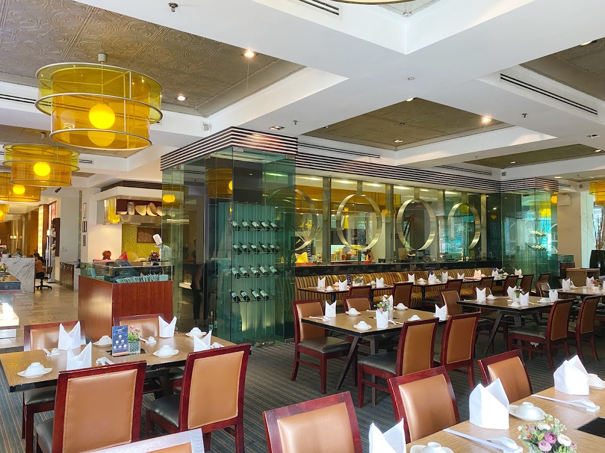 Chit Chat at the Café, Equatorial Ho Chi Minh City