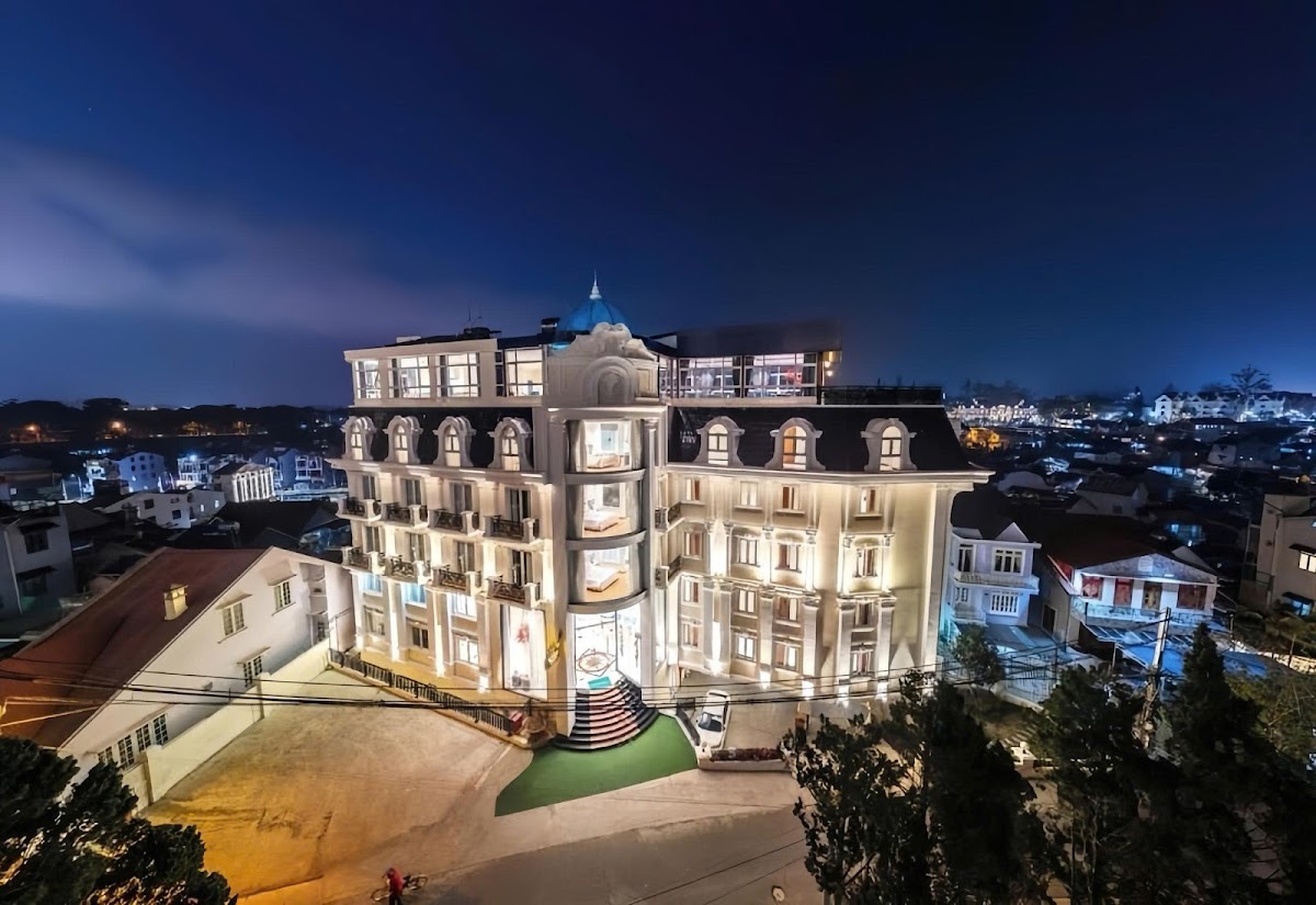Nature Hotel - Phạm Hồng Thái