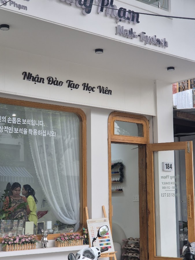 Trang Nails & EyeLash - Đà Nẵng